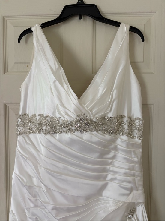 Sophia Tolli Dresses & Skirts - Size 18, Never Worn, Sophia Tolli Wedding Dress